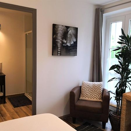 Hotel Les 7 Sources LʼIsle-Adam Pokoj fotografie