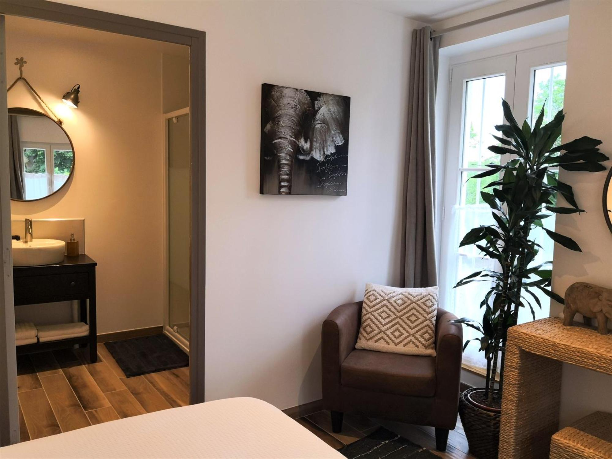 Hotel Les 7 Sources LʼIsle-Adam Pokoj fotografie