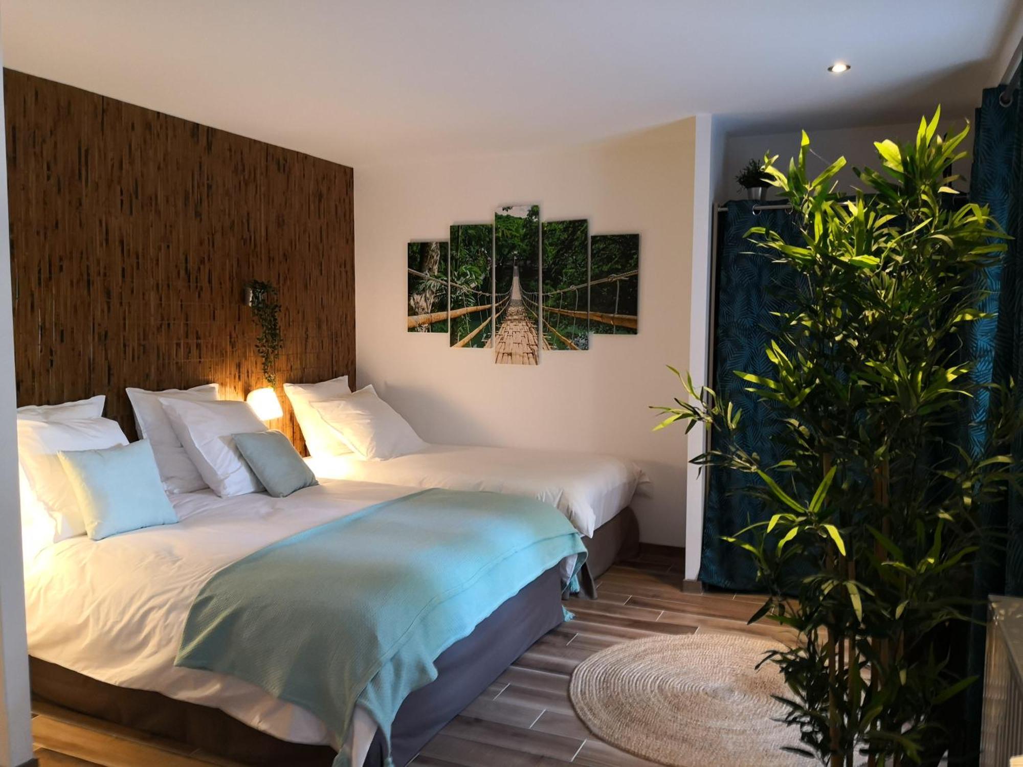 Hotel Les 7 Sources LʼIsle-Adam Pokoj fotografie