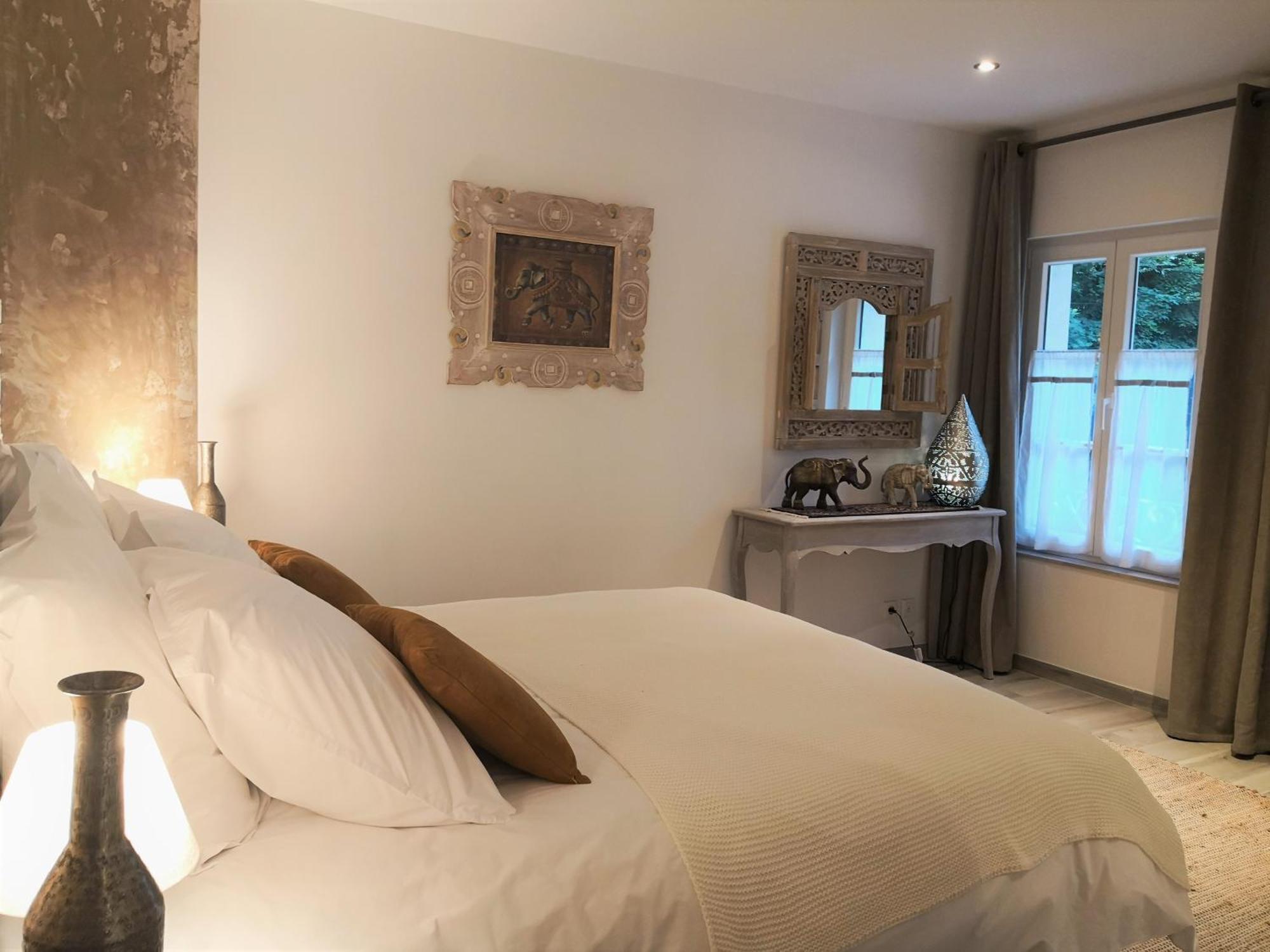 Hotel Les 7 Sources LʼIsle-Adam Pokoj fotografie